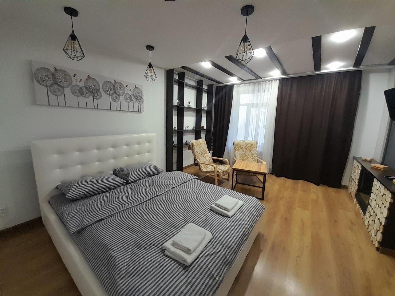 Center apartment Lviv Buitenkant foto