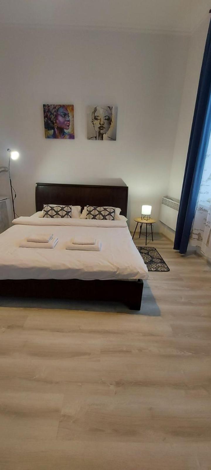 Center apartment Lviv Buitenkant foto