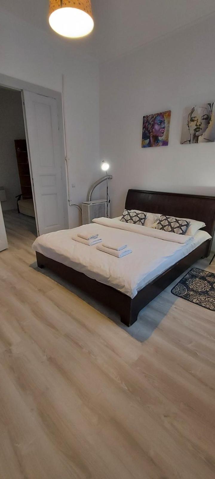 Center apartment Lviv Buitenkant foto