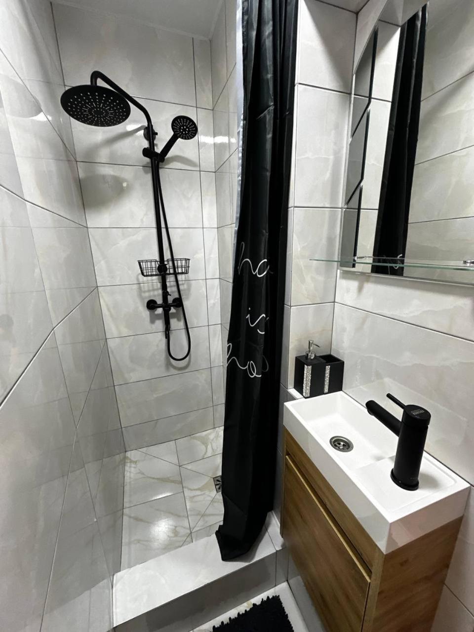 Center apartment Lviv Buitenkant foto